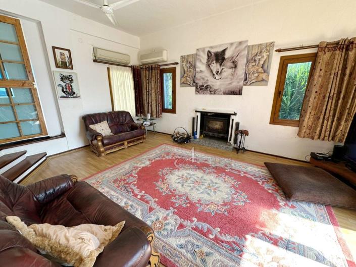 Image No.13-3 Bed Villa / Detached for sale