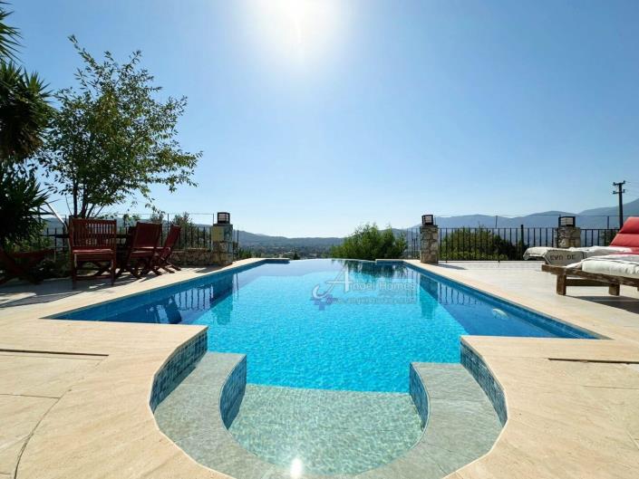 Image No.2-3 Bed Villa / Detached for sale