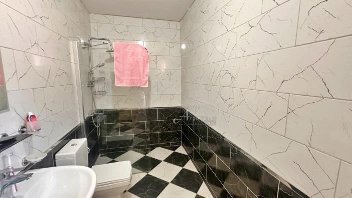 Image No.13-4 Bed Apartment for sale