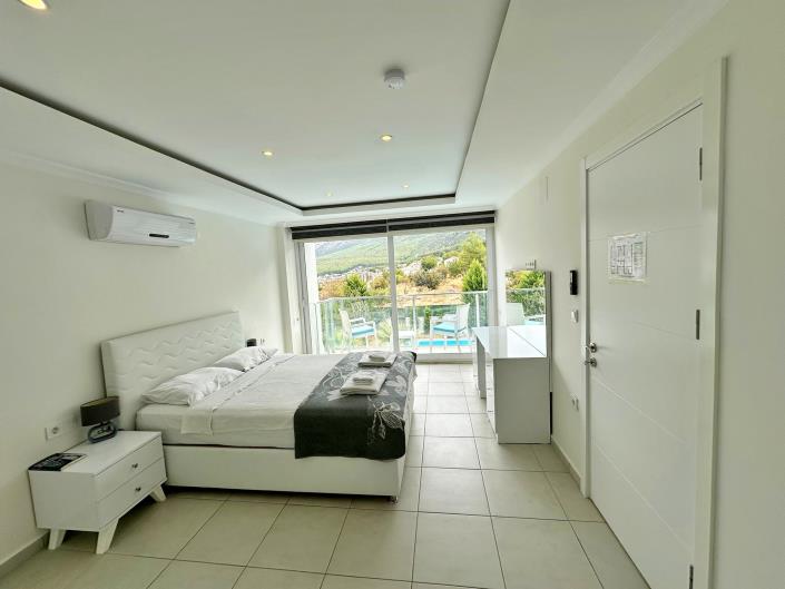 Image No.29-4 Bed Villa for sale