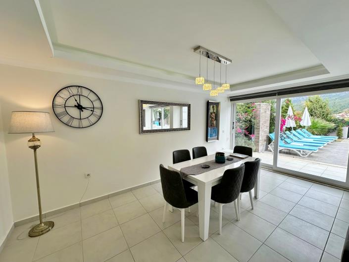 Image No.18-4 Bed Villa for sale