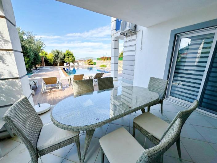 Image No.8-4 Bed Villa / Detached for sale