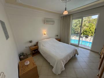 Media-35-E28023C2-6B1B-4DF0-B01A-044EACD01149