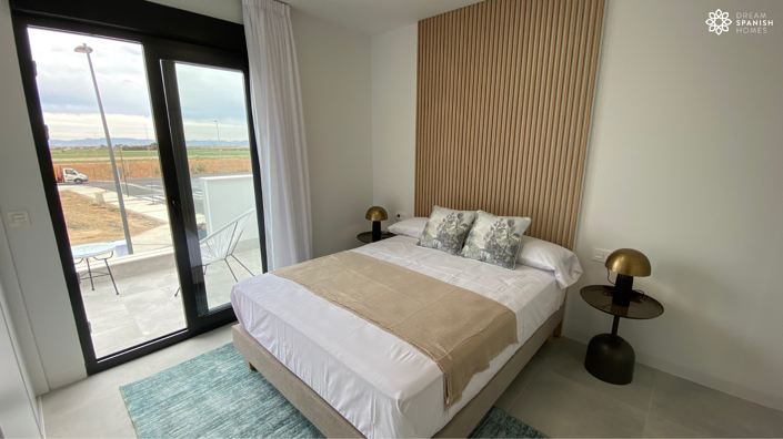 Image No.40-2 Bed House for sale