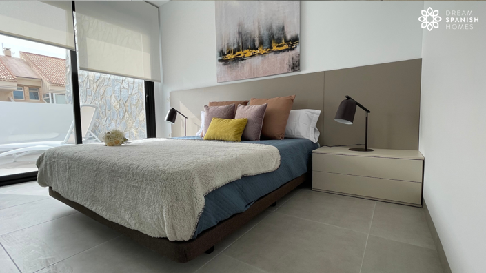 Image No.14-3 Bed Property for sale