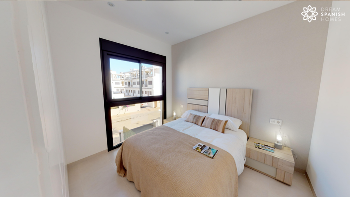 Image No.17-3 Bed Property for sale