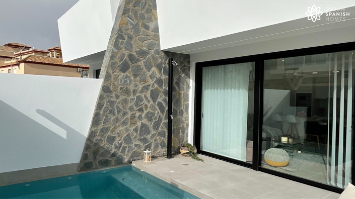 Image No.20-3 Bed Property for sale