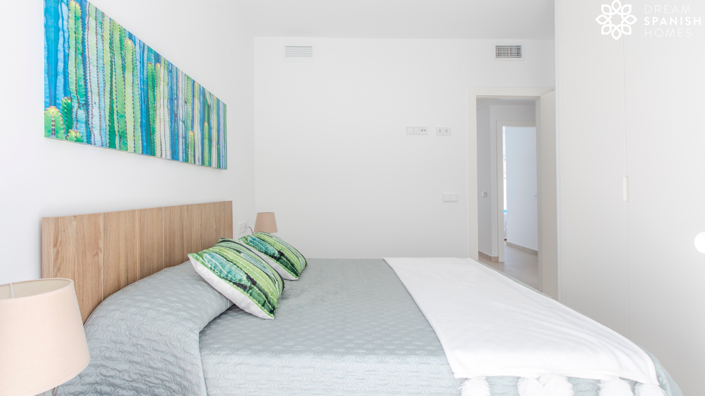 Image No.10-3 Bed House for sale