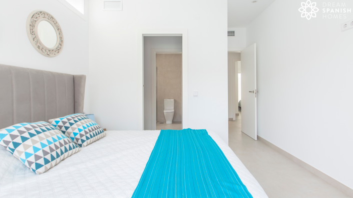 Image No.7-3 Bed House for sale