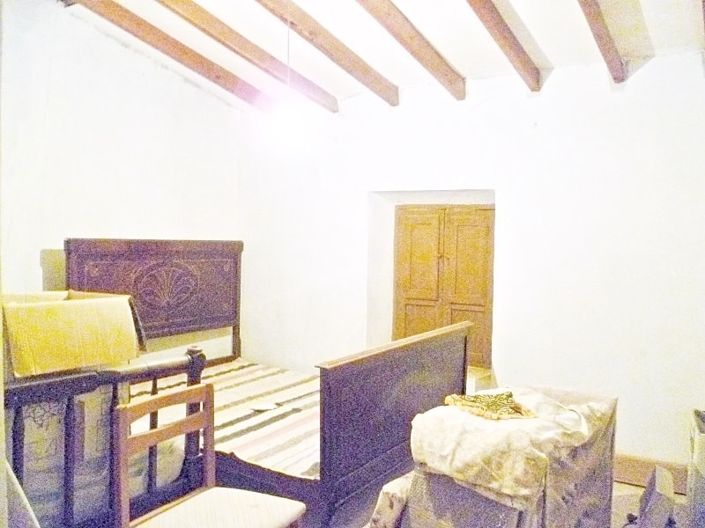 Image No.22-6 Bed Townhouse for sale