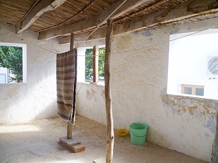 Image No.18-8 Bed Townhouse for sale