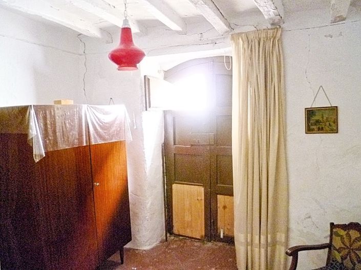 Image No.25-8 Bed Townhouse for sale