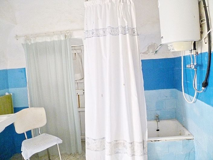 Image No.31-8 Bed Townhouse for sale