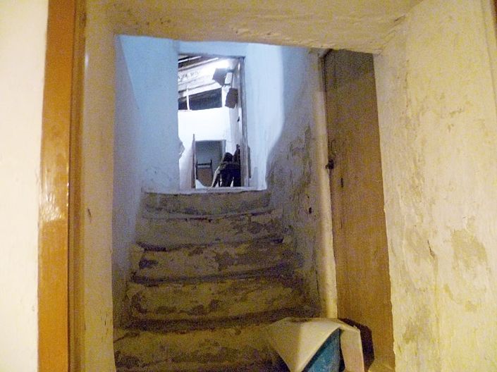 Image No.37-8 Bed Townhouse for sale