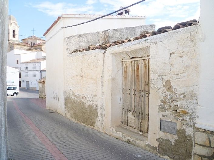 Image No.38-8 Bed Townhouse for sale