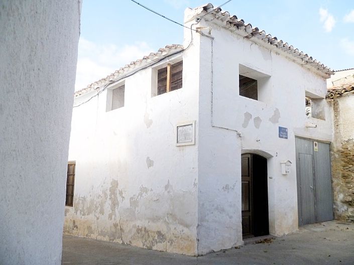 Image No.4-8 Bed Townhouse for sale