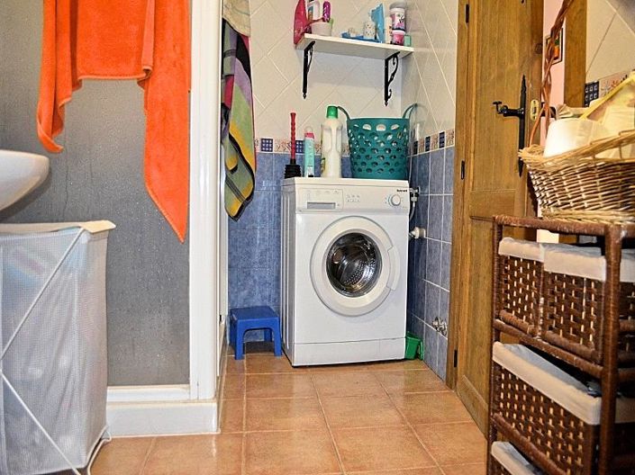 Image No.17-2 Bed Townhouse for sale