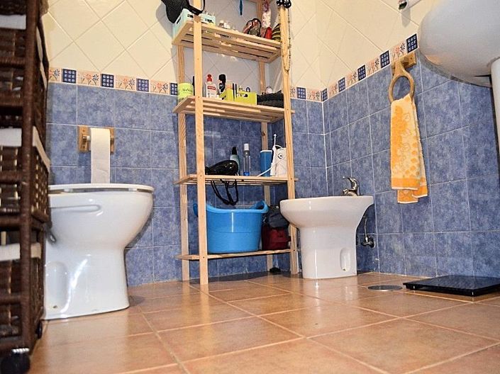 Image No.18-2 Bed Townhouse for sale