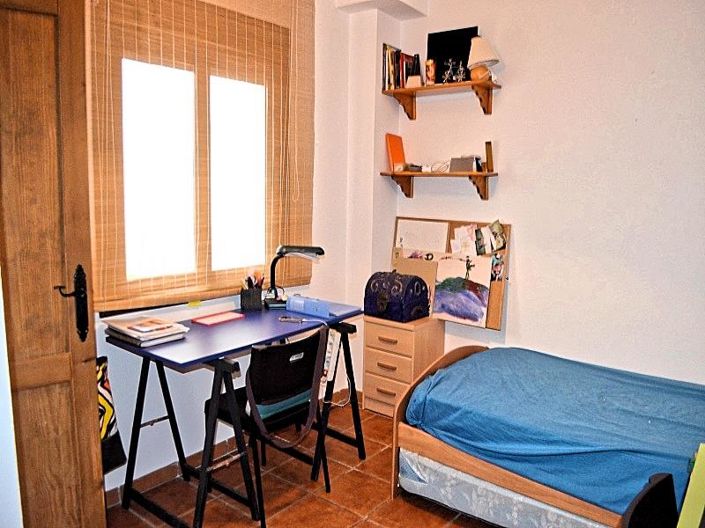 Image No.19-2 Bed Townhouse for sale