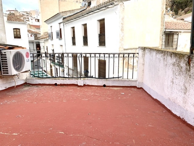 Image No.30-5 Bed Townhouse for sale