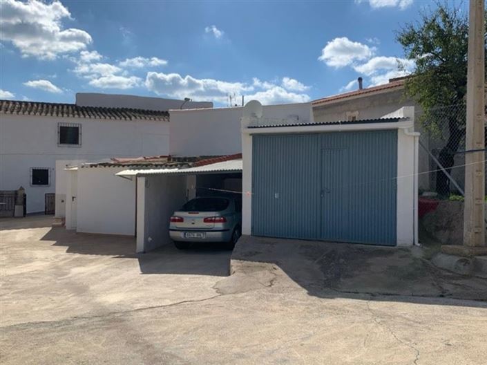 Image No.21-4 Bed House for sale