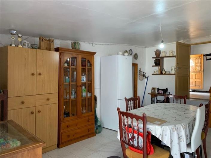 Image No.9-4 Bed House for sale