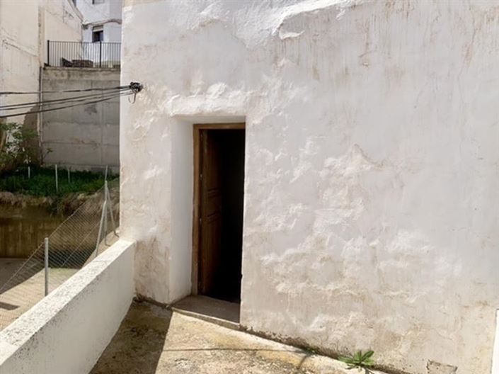 Image No.21-3 Bed Townhouse for sale