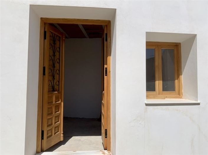 Image No.35-3 Bed Townhouse for sale