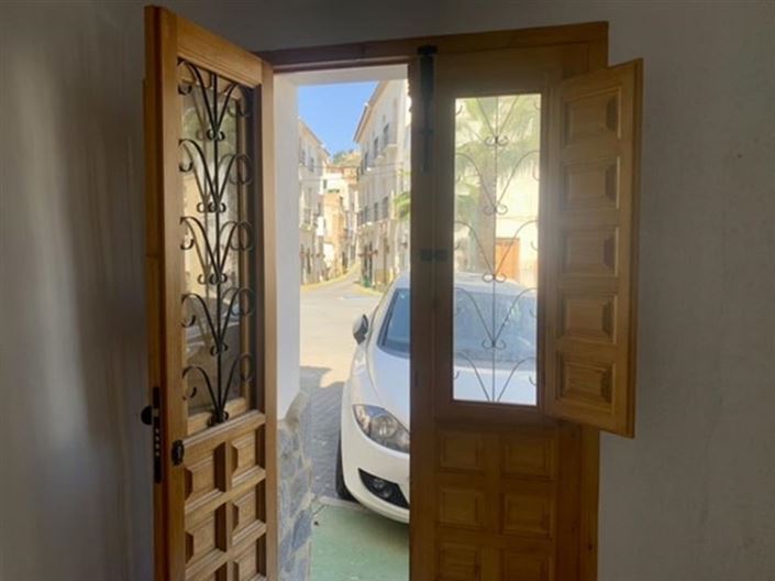 Image No.6-3 Bed Townhouse for sale