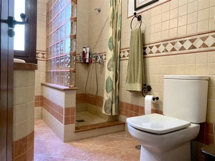 Image No.28-5 Bed Villa for sale