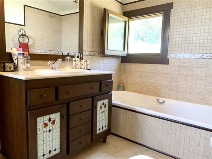 Image No.42-5 Bed Villa for sale