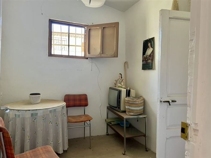 Image No.21-5 Bed Townhouse for sale