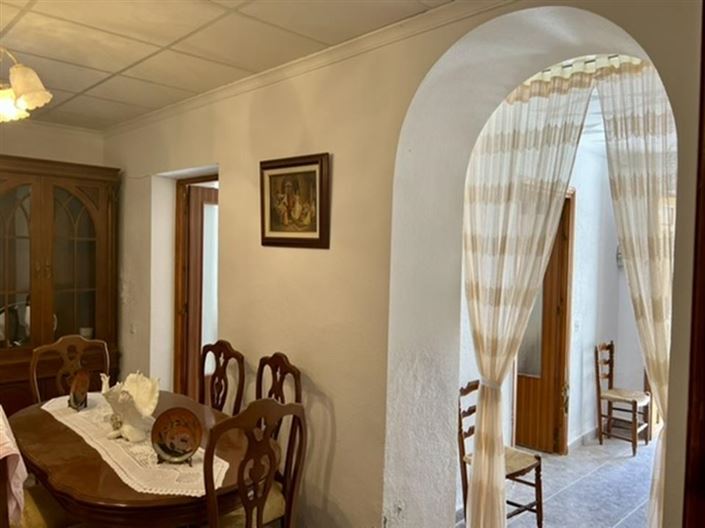 Image No.8-5 Bed Townhouse for sale