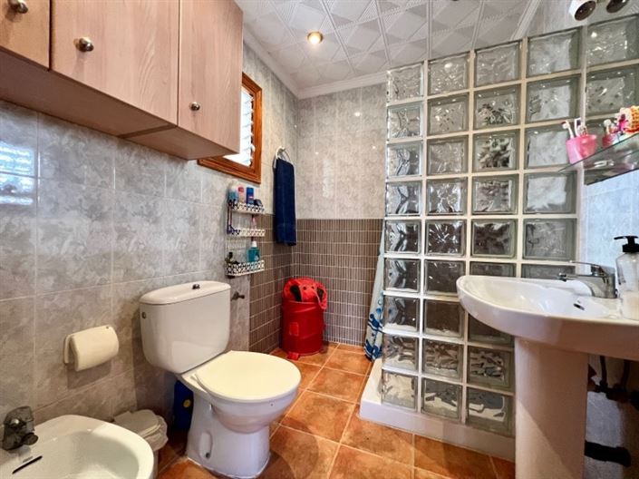 Image No.11-5 Bed Townhouse for sale