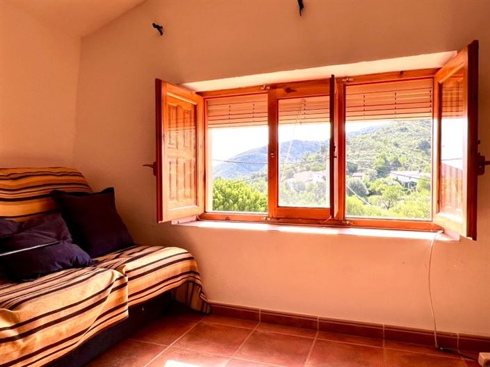 Image No.14-5 Bed Townhouse for sale