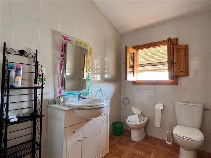 Image No.24-5 Bed Townhouse for sale