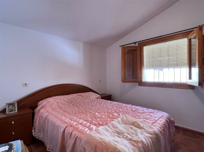 Image No.25-5 Bed Townhouse for sale