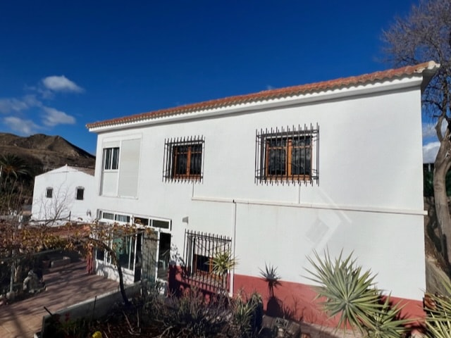 Image No.2-5 Bed Villa for sale