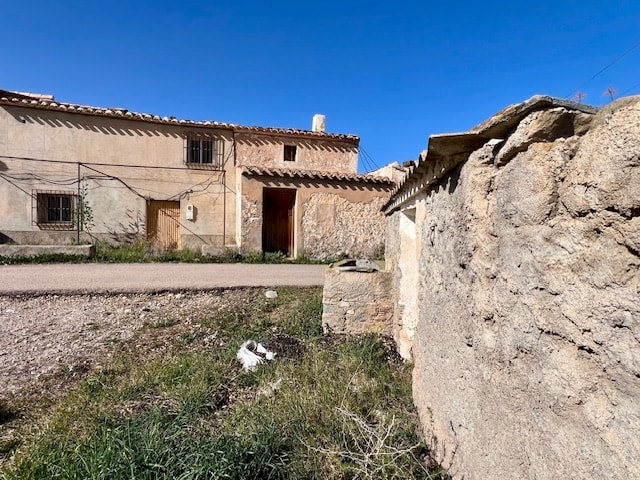 Image No.9-5 Bed House for sale