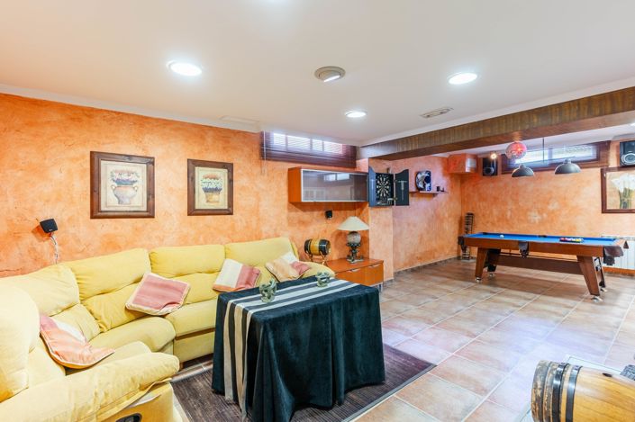 Image No.54-4 Bed Villa for sale