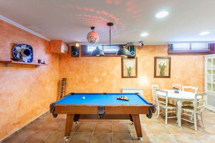 Image No.57-4 Bed Villa for sale