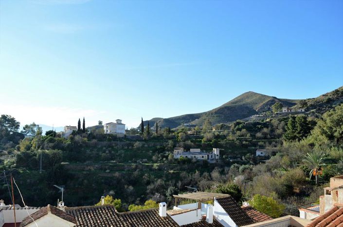 Image No.11-5 Bed Townhouse for sale