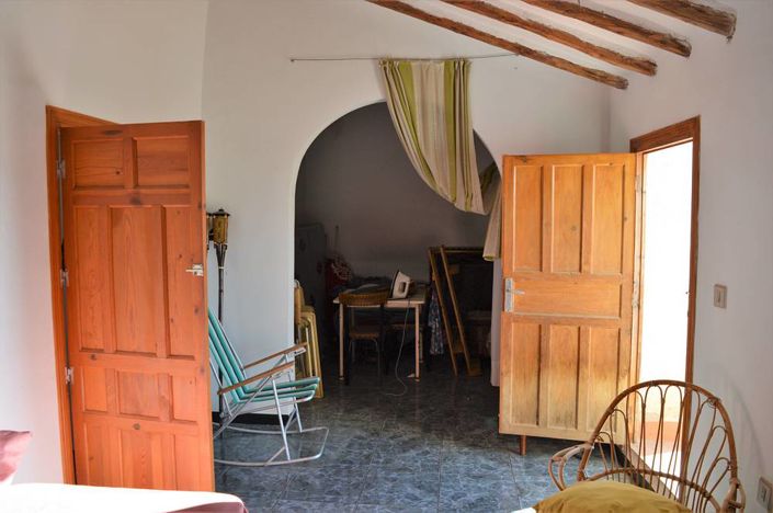 Image No.23-5 Bed Townhouse for sale