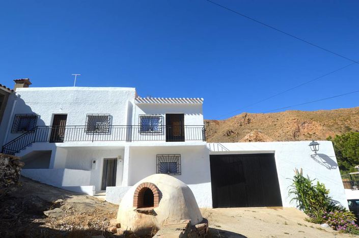 Image No.2-3 Bed Townhouse for sale