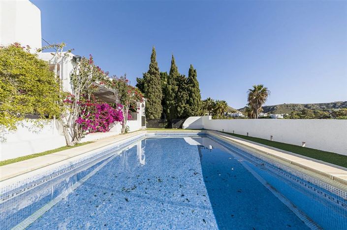 Image No.3-6 Bed Villa for sale