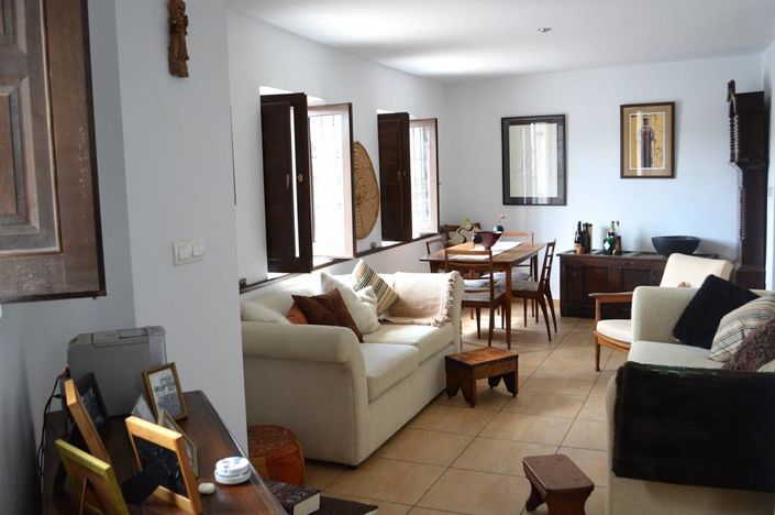 Image No.6-2 Bed Townhouse for sale