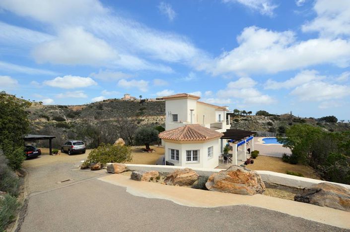 Image No.3-4 Bed Villa for sale