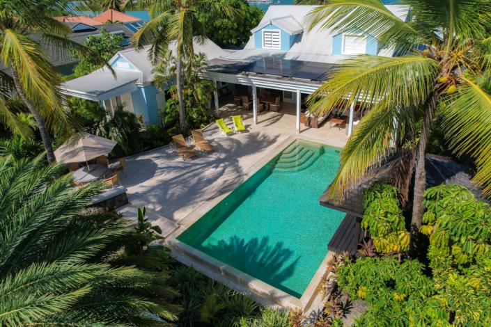 Image No.2-Villa de 5 chambres à vendre à Jolly Harbour