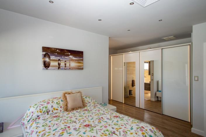 Image No.20-6 Bed Villa / Detached for sale