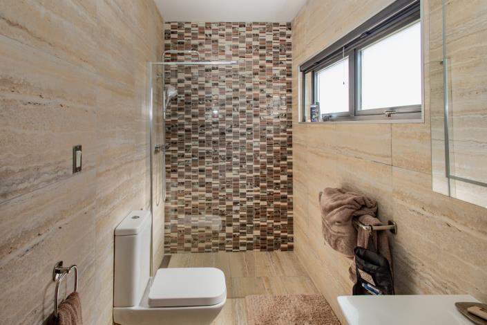 Image No.23-6 Bed Villa / Detached for sale